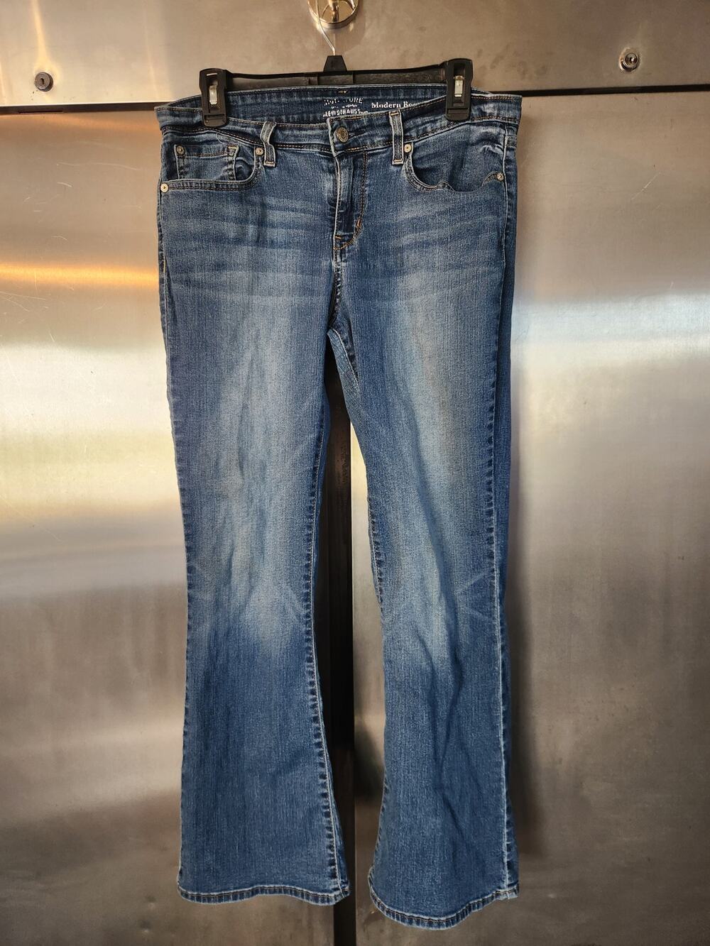 Levi's Signature Modern Bootcut Jeans Size 12S | Dark Wash W31 L30